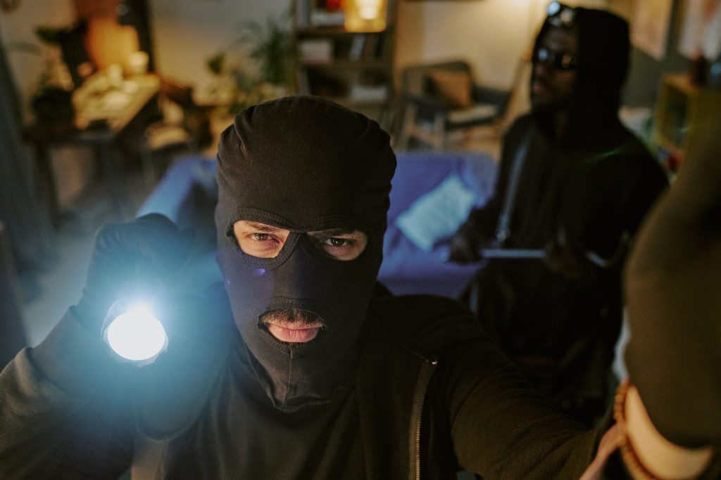 Proactive Monitoring Beats Reactive CCTV 2 AI Security Solutions - Security Articles